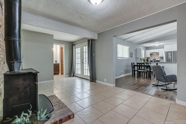 5011 Village Lawn, San Antonio, TX 78218