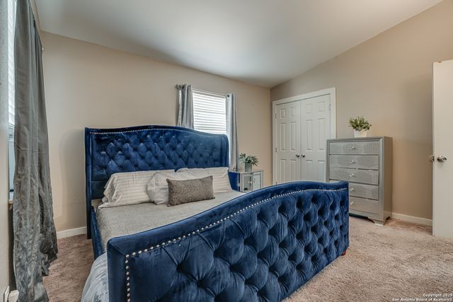 5011 Village Lawn, San Antonio, TX 78218