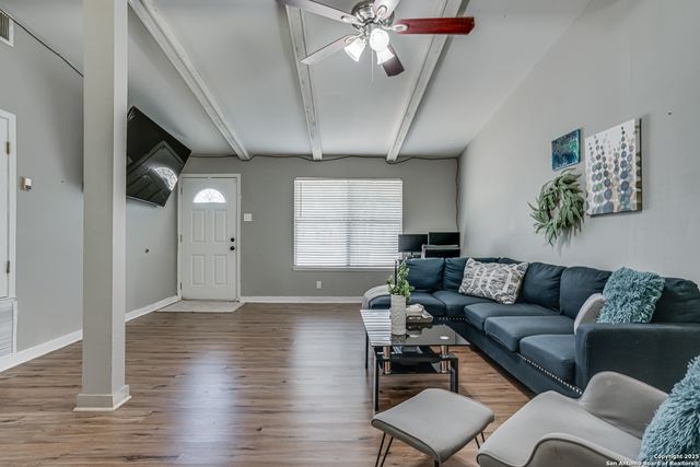 5011 Village Lawn, San Antonio, TX 78218