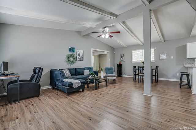 5011 Village Lawn, San Antonio, TX 78218