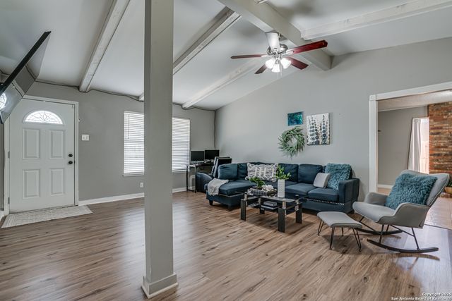 5011 Village Lawn, San Antonio, TX 78218