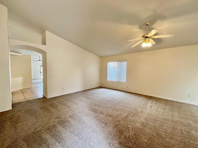 1576 W Kesler Lane, Chandler, AZ 85224