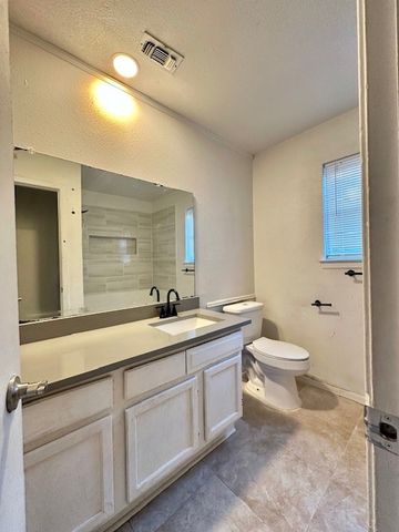 2601 Pebblebrook Street, Arlington, TX 76014