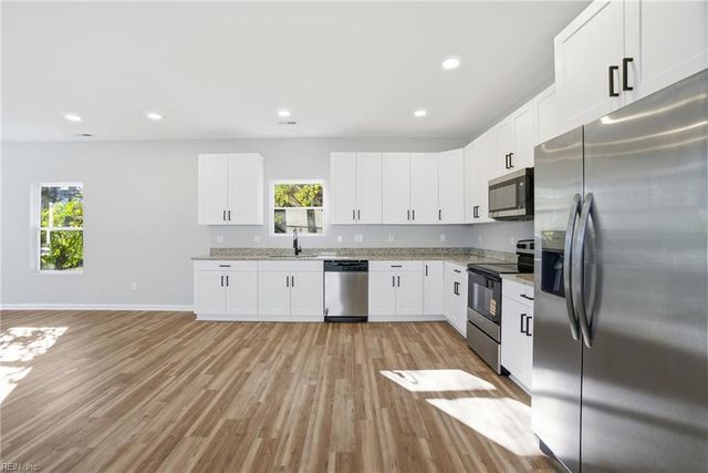 1249 27th St, Newport News, VA 23607