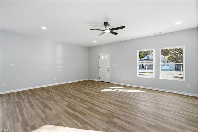 1249 27th St, Newport News, VA 23607