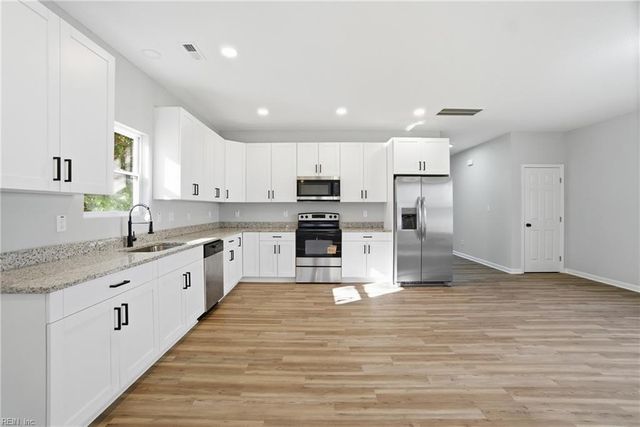 1249 27th St, Newport News, VA 23607