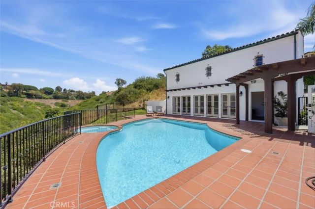 1409 Via Fernandez, Palos Verdes Estates, CA 90274