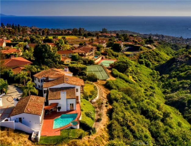 1409 Via Fernandez, Palos Verdes Estates, CA 90274