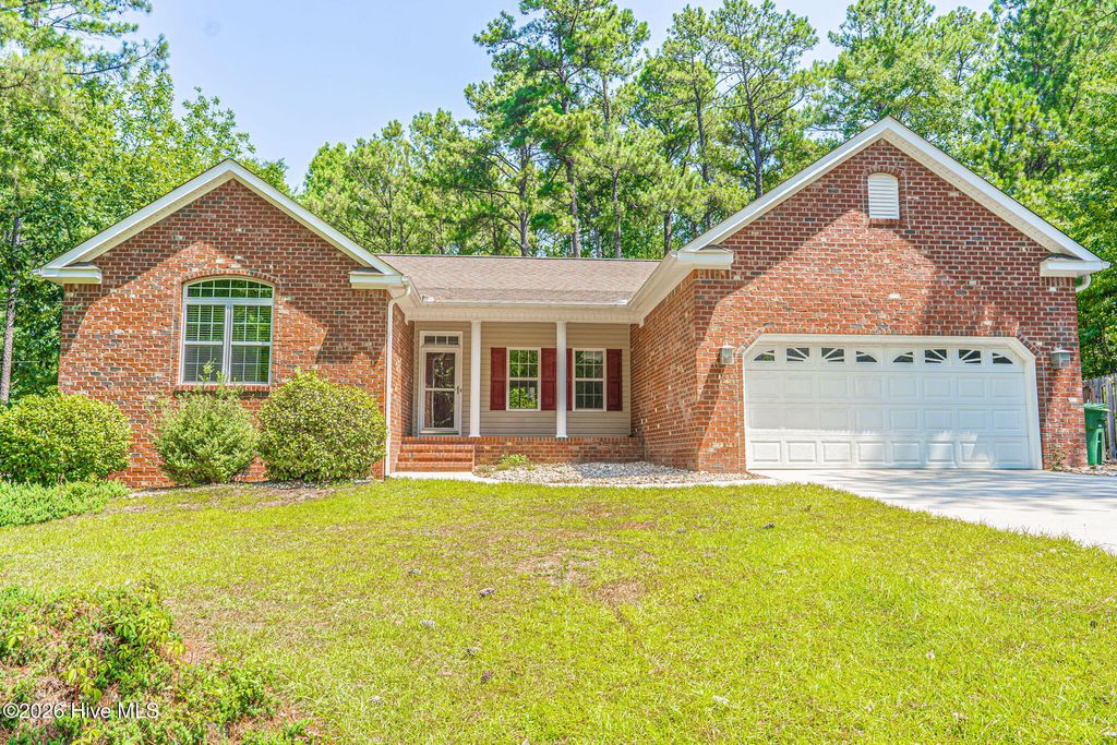 4 Carson Way, Pinehurst, NC 28374