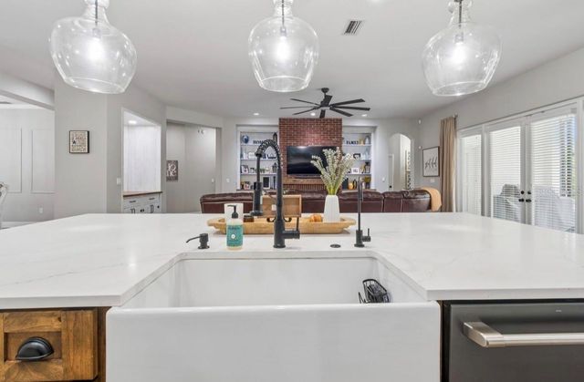 19127 CENTRE ROSE BOULEVARD, Lutz, FL 33558