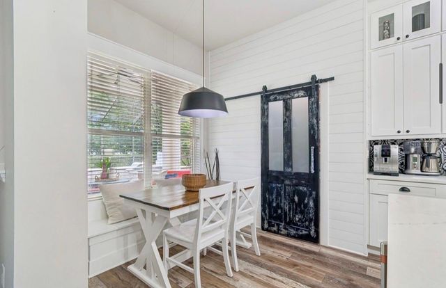 19127 CENTRE ROSE BOULEVARD, Lutz, FL 33558