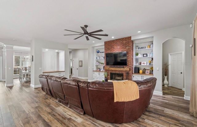 19127 CENTRE ROSE BOULEVARD, Lutz, FL 33558