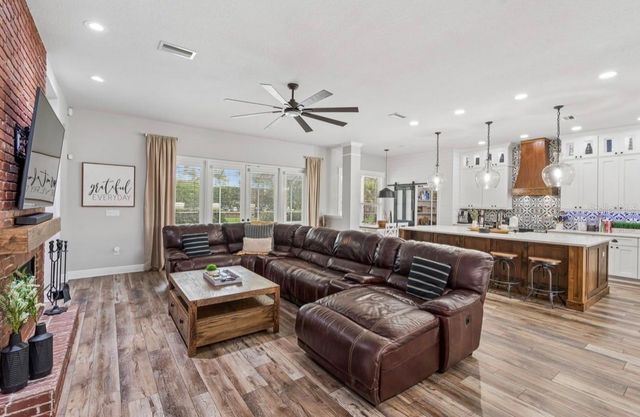 19127 CENTRE ROSE BOULEVARD, Lutz, FL 33558