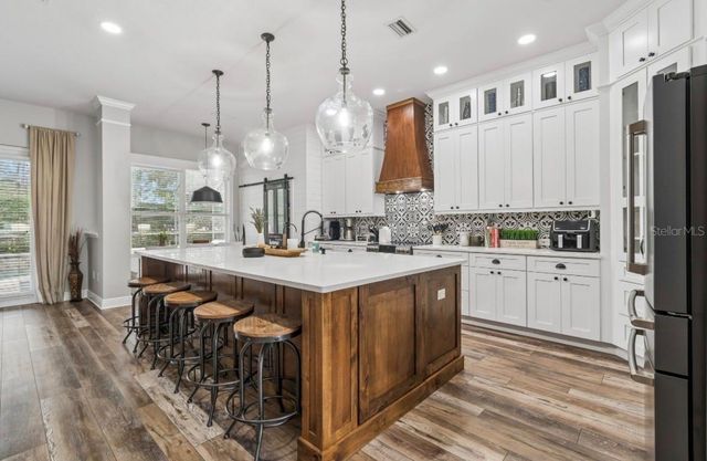 19127 CENTRE ROSE BOULEVARD, Lutz, FL 33558