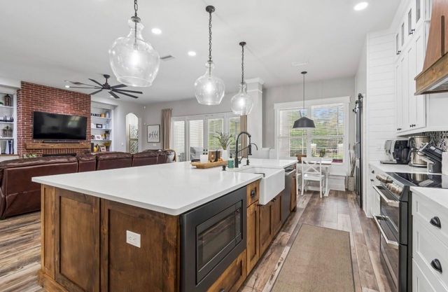 19127 CENTRE ROSE BOULEVARD, Lutz, FL 33558