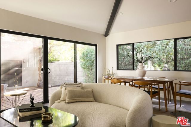 14644 Vose Street, Van Nuys (los Angeles), CA 91405