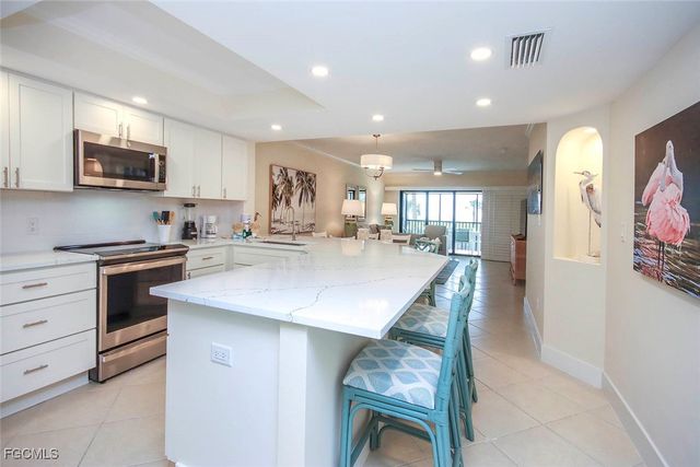 1785 Middle Gulf DR A102, Sanibel, FL 33957