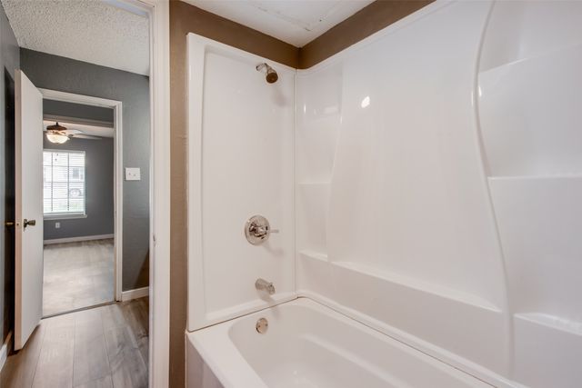 4919 Geddes Avenue, Fort Worth, TX 76107