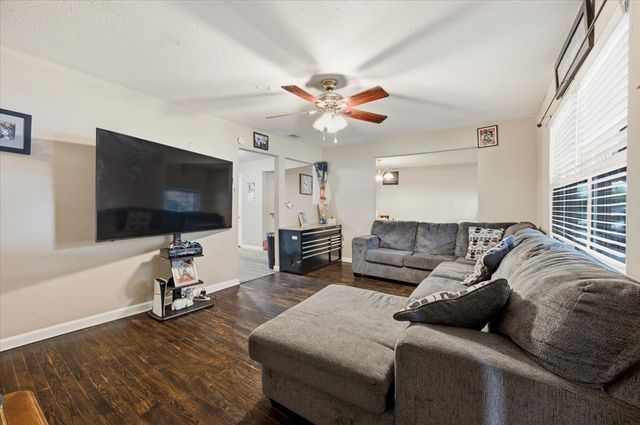 1412 Valley View Street, Mesquite, TX 75149