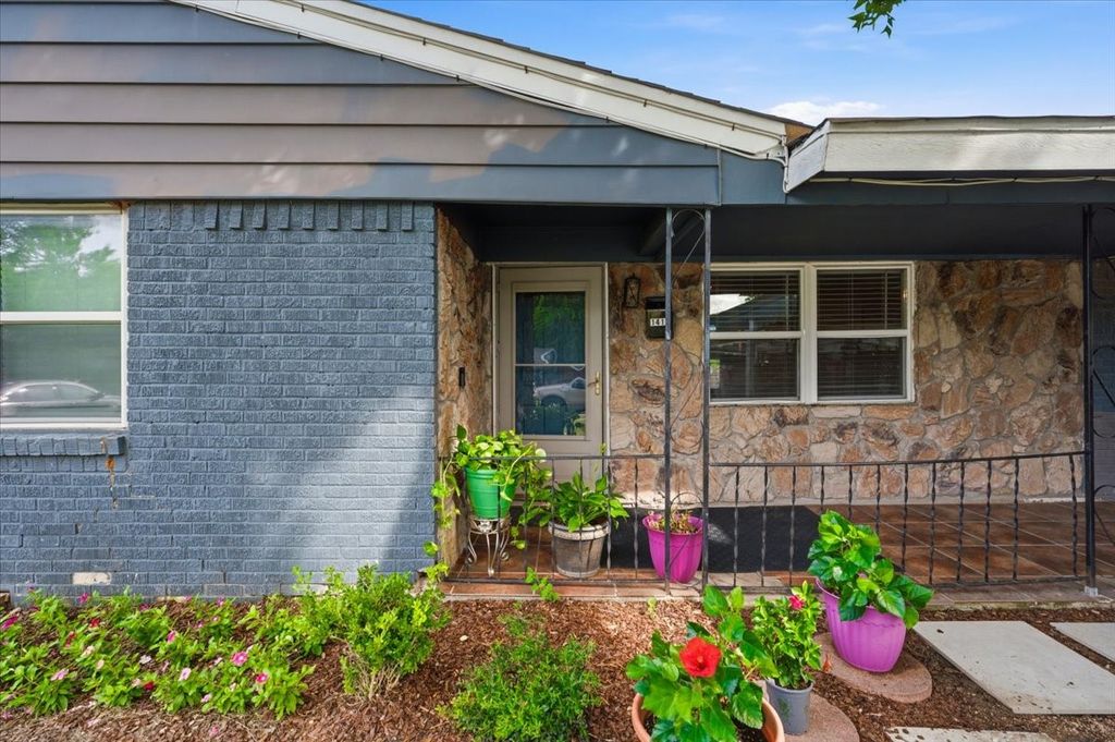 1412 Valley View Street, Mesquite, TX 75149
