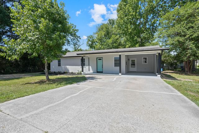 2318 Caroline Drive, Sanford, NC 27330