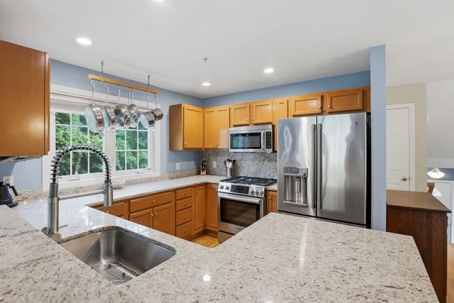 23 Azalea Ln 23, Grafton, MA 01519