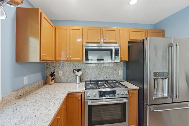 23 Azalea Ln 23, Grafton, MA 01519