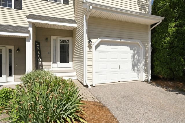 23 Azalea Ln 23, Grafton, MA 01519