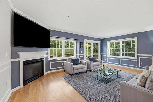 23 Azalea Ln 23, Grafton, MA 01519