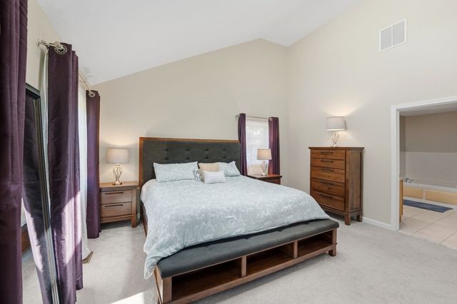23 Azalea Ln 23, Grafton, MA 01519