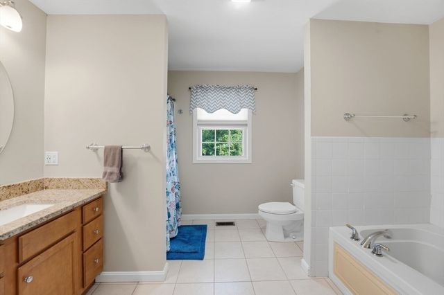 23 Azalea Ln 23, Grafton, MA 01519