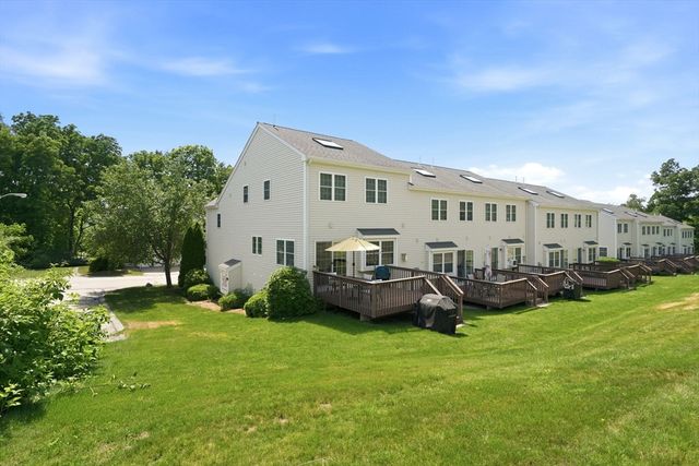 23 Azalea Ln 23, Grafton, MA 01519