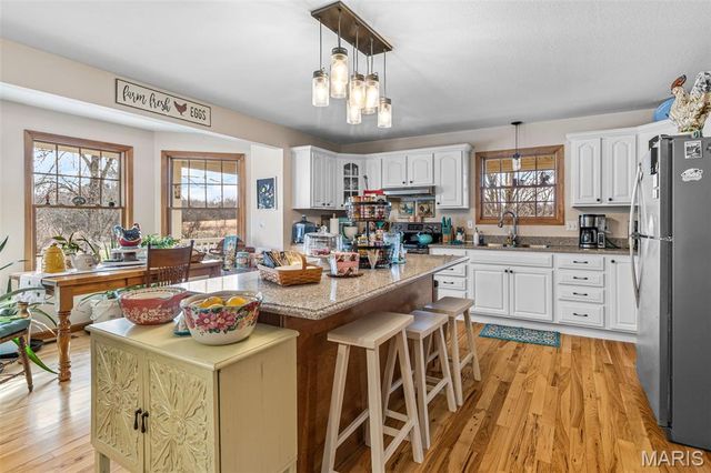 5050 Madison Road, Farmington, MO 63640