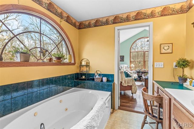 5050 Madison Road, Farmington, MO 63640