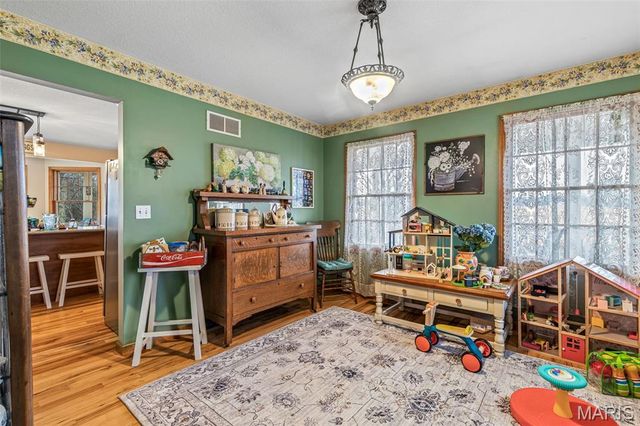 5050 Madison Road, Farmington, MO 63640