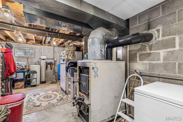 5050 Madison Road, Farmington, MO 63640