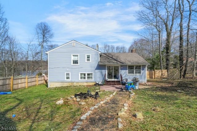 16 Woodland Trl, Sparta Twp., NJ 07871