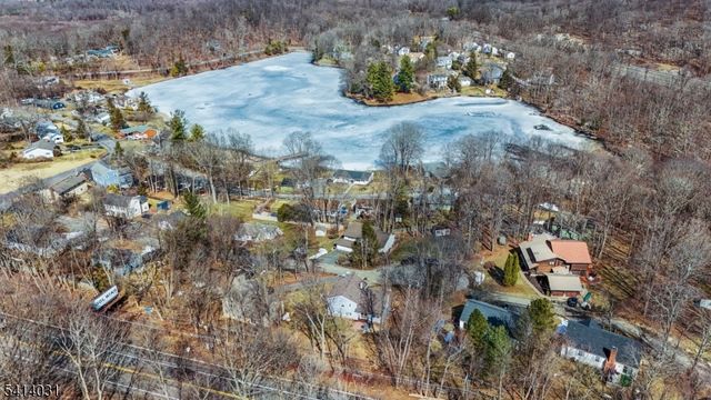 16 Woodland Trl, Sparta Twp., NJ 07871