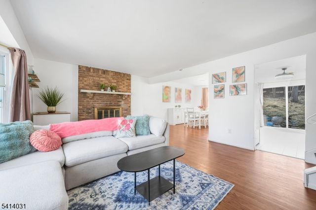 16 Woodland Trl, Sparta Twp., NJ 07871