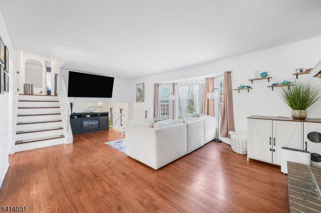 16 Woodland Trl, Sparta Twp., NJ 07871