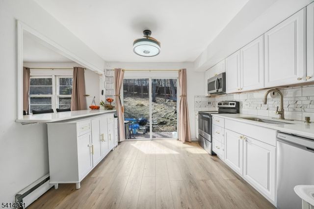 16 Woodland Trl, Sparta Twp., NJ 07871