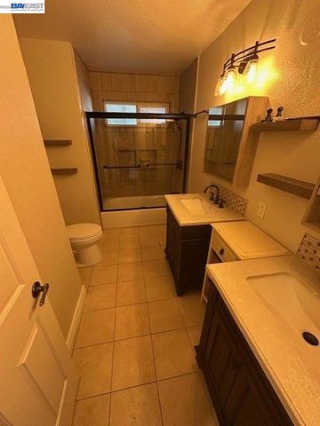 3219 Touriga Dr, Pleasanton, CA 94566