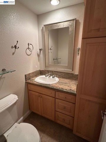 3219 Touriga Dr, Pleasanton, CA 94566