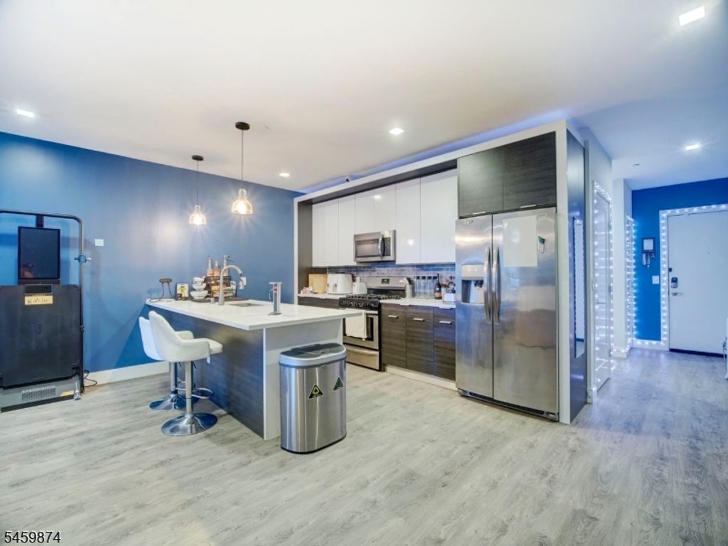 62 69Th St 403, Guttenberg Town, NJ 07093 — photo 2