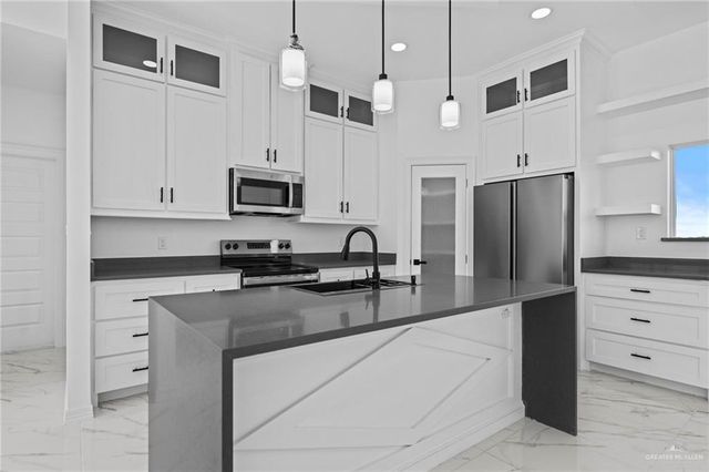 1044 Nina Avenue, Alamo, TX 78516