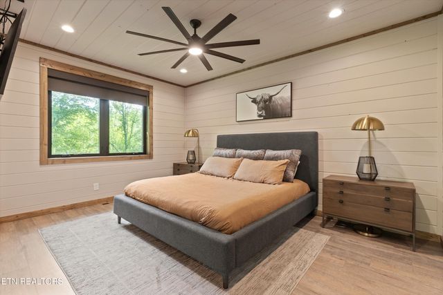 906 Saddle Creek Way, Sevierville, TN 37862