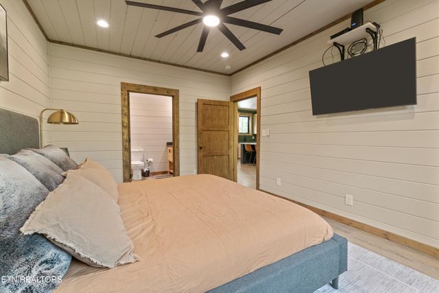 906 Saddle Creek Way, Sevierville, TN 37862