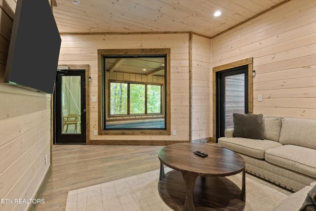 906 Saddle Creek Way, Sevierville, TN 37862