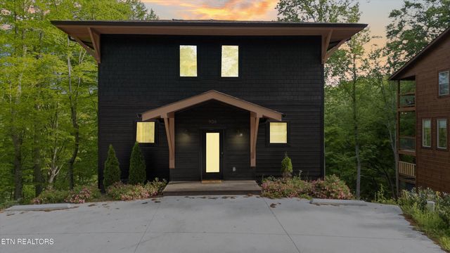 906 Saddle Creek Way, Sevierville, TN 37862