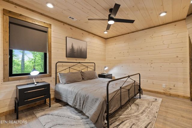 906 Saddle Creek Way, Sevierville, TN 37862